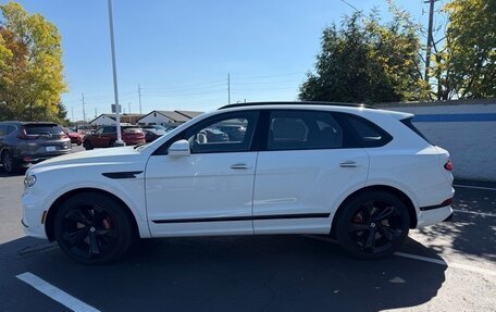 Bentley Bentayga I, 2023 год, 21 716 528 рублей, 3 фотография