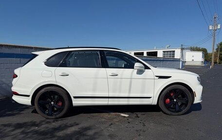 Bentley Bentayga I, 2023 год, 21 716 528 рублей, 7 фотография