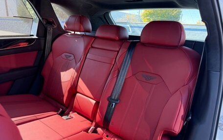 Bentley Bentayga I, 2023 год, 21 716 528 рублей, 11 фотография