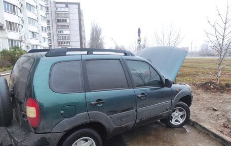 Chevrolet Niva I рестайлинг, 2004 год, 245 000 рублей, 1 фотография