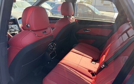 Bentley Bentayga I, 2023 год, 21 716 528 рублей, 12 фотография