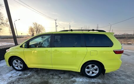 Toyota Sienna III, 2017 год, 2 300 000 рублей, 6 фотография