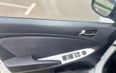 Hyundai Solaris II рестайлинг, 2011 год, 650 000 рублей, 16 фотография