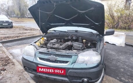 Chevrolet Niva I рестайлинг, 2004 год, 245 000 рублей, 2 фотография