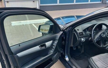 Mercedes-Benz C-Класс, 2010 год, 1 100 000 рублей, 9 фотография