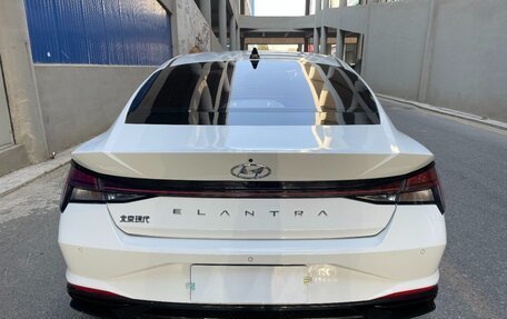 Hyundai Elantra, 2021 год, 1 780 000 рублей, 3 фотография