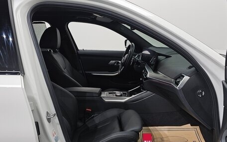 BMW 3 серия, 2022 год, 3 650 000 рублей, 11 фотография