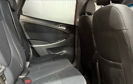 Hyundai Solaris II рестайлинг, 2011 год, 695 000 рублей, 17 фотография