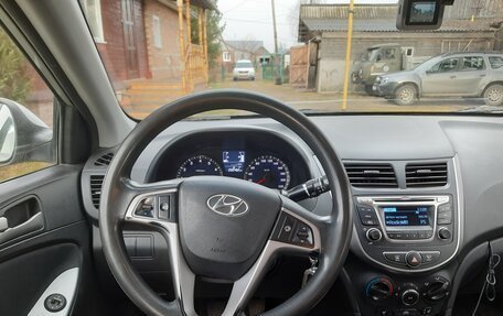 Hyundai Solaris II рестайлинг, 2016 год, 820 000 рублей, 10 фотография