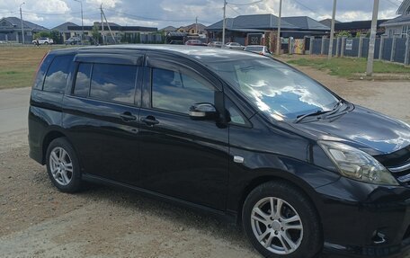 Toyota ISis I, 2010 год, 1 080 000 рублей, 4 фотография