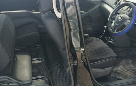 Toyota ISis I, 2010 год, 1 080 000 рублей, 8 фотография