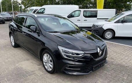 Renault Megane IV, 2022 год, 2 260 000 рублей, 2 фотография