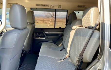 Mitsubishi Pajero IV, 2013 год, 2 850 000 рублей, 5 фотография