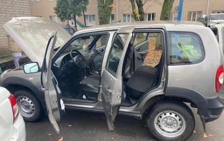 Chevrolet Niva I рестайлинг, 2018 год, 760 000 рублей, 6 фотография