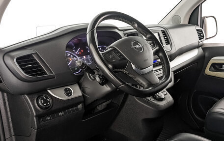 Opel Zafira Life I, 2021 год, 4 190 000 рублей, 15 фотография