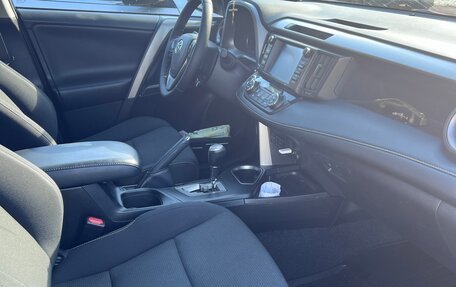 Toyota RAV4, 2018 год, 2 350 000 рублей, 5 фотография