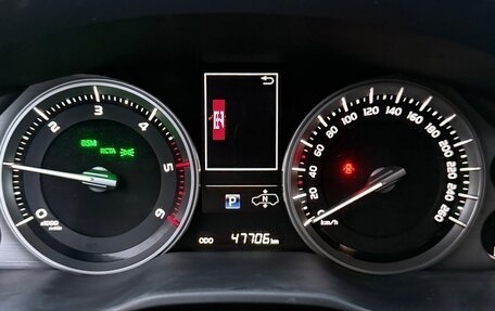 Toyota Land Cruiser 200, 2017 год, 8 950 000 рублей, 18 фотография