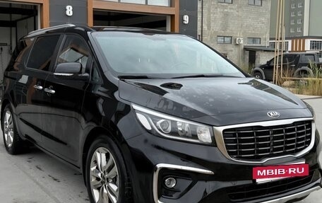 KIA Carnival, 2020 год, 2 400 000 рублей, 4 фотография