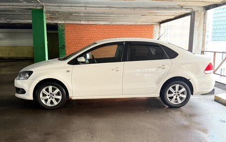 Volkswagen Polo VI (EU Market), 2011 год, 730 000 рублей, 2 фотография