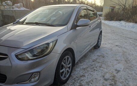 Hyundai Solaris II рестайлинг, 2011 год, 740 000 рублей, 1 фотография