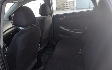 Hyundai Solaris II рестайлинг, 2011 год, 740 000 рублей, 6 фотография