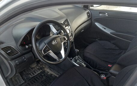 Hyundai Solaris II рестайлинг, 2011 год, 740 000 рублей, 5 фотография