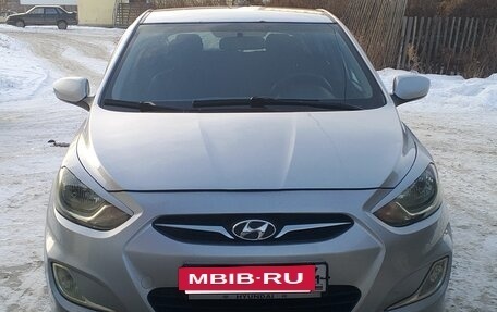 Hyundai Solaris II рестайлинг, 2011 год, 740 000 рублей, 9 фотография