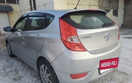 Hyundai Solaris II рестайлинг, 2011 год, 740 000 рублей, 2 фотография