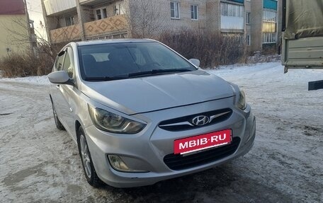 Hyundai Solaris II рестайлинг, 2011 год, 740 000 рублей, 3 фотография