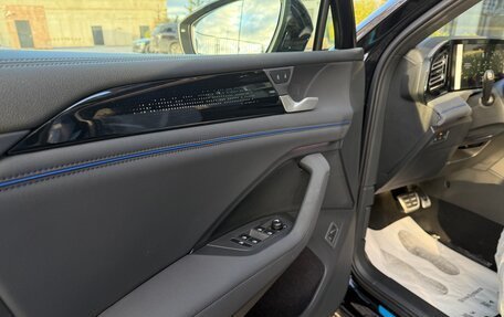 Volkswagen Tiguan, 2025 год, 4 990 000 рублей, 15 фотография