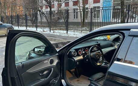 Mercedes-Benz E-Класс, 2018 год, 3 000 000 рублей, 8 фотография