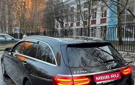 Mercedes-Benz E-Класс, 2018 год, 3 000 000 рублей, 6 фотография