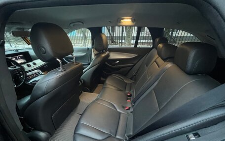 Mercedes-Benz E-Класс, 2018 год, 3 000 000 рублей, 17 фотография