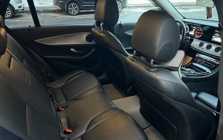 Mercedes-Benz E-Класс, 2018 год, 3 000 000 рублей, 18 фотография