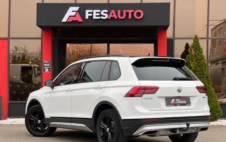 Volkswagen Tiguan II, 2020 год, 2 300 000 рублей, 3 фотография