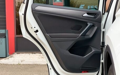 Volkswagen Tiguan II, 2020 год, 2 300 000 рублей, 15 фотография