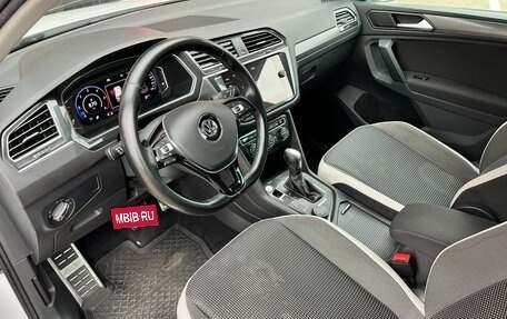 Volkswagen Tiguan II, 2020 год, 2 300 000 рублей, 19 фотография