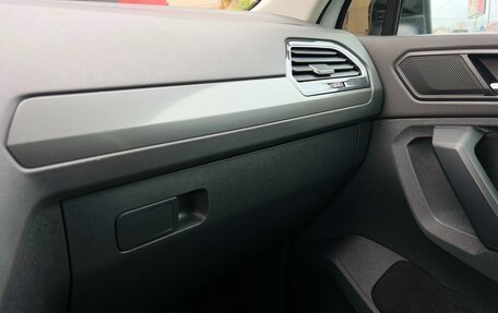 Volkswagen Tiguan II, 2020 год, 2 300 000 рублей, 39 фотография