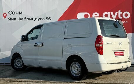 Hyundai Grand Starex Grand Starex I рестайлинг 2, 2011 год, 1 450 000 рублей, 6 фотография