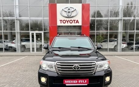 Toyota Land Cruiser 200, 2015 год, 7 800 000 рублей, 2 фотография