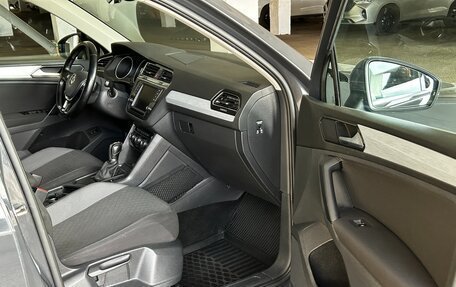 Volkswagen Tiguan II, 2017 год, 1 970 000 рублей, 2 фотография