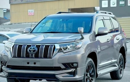 Toyota Land Cruiser Prado 150 рестайлинг 2, 2022 год, 4 070 000 рублей, 2 фотография