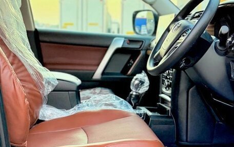 Toyota Land Cruiser Prado 150 рестайлинг 2, 2022 год, 4 070 000 рублей, 15 фотография