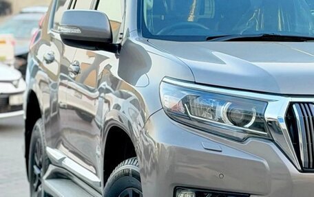 Toyota Land Cruiser Prado 150 рестайлинг 2, 2022 год, 4 070 000 рублей, 4 фотография