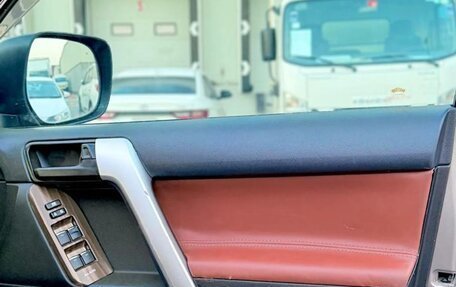 Toyota Land Cruiser Prado 150 рестайлинг 2, 2022 год, 4 070 000 рублей, 16 фотография