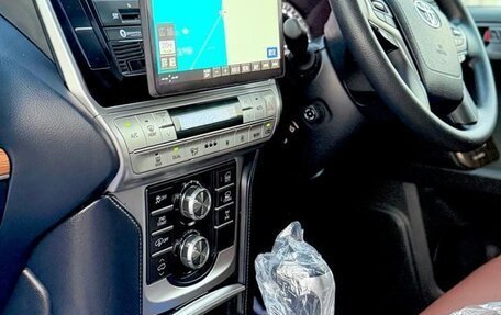 Toyota Land Cruiser Prado 150 рестайлинг 2, 2022 год, 4 070 000 рублей, 18 фотография