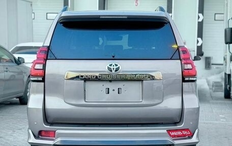 Toyota Land Cruiser Prado 150 рестайлинг 2, 2022 год, 4 070 000 рублей, 7 фотография