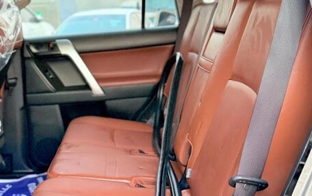 Toyota Land Cruiser Prado 150 рестайлинг 2, 2022 год, 4 070 000 рублей, 22 фотография