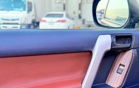 Toyota Land Cruiser Prado 150 рестайлинг 2, 2022 год, 4 070 000 рублей, 21 фотография