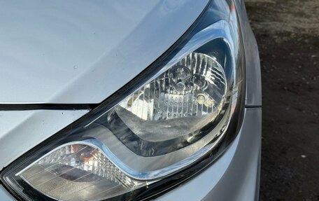 Hyundai Solaris II рестайлинг, 2011 год, 700 000 рублей, 9 фотография